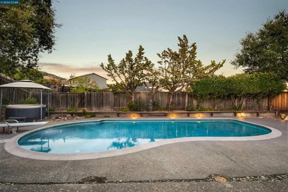 434 San Carlos Way Novato, CA 94945