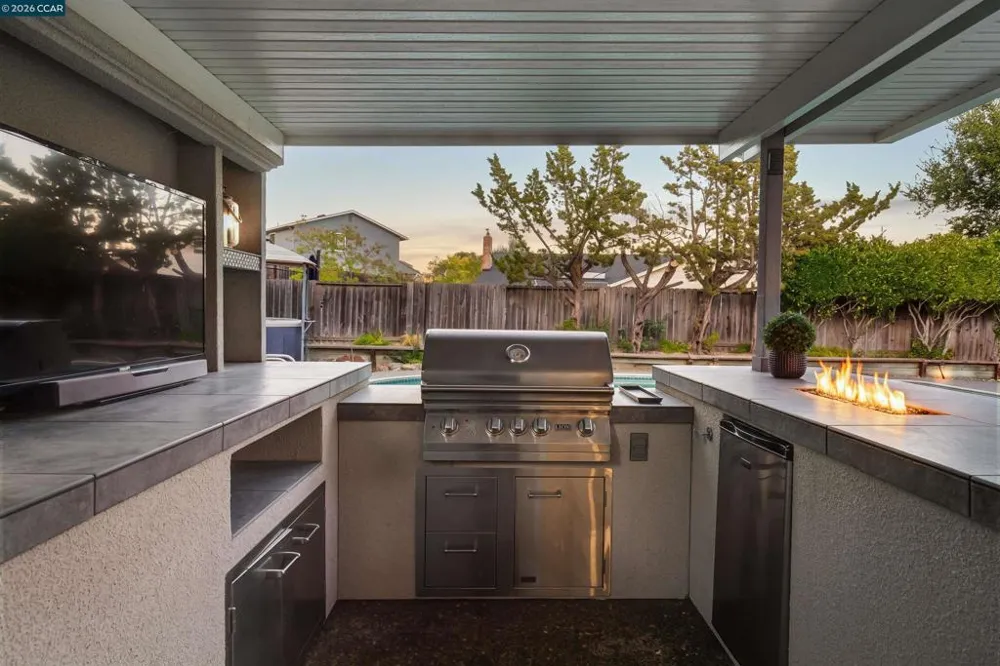 434 San Carlos Way Novato, CA 94945