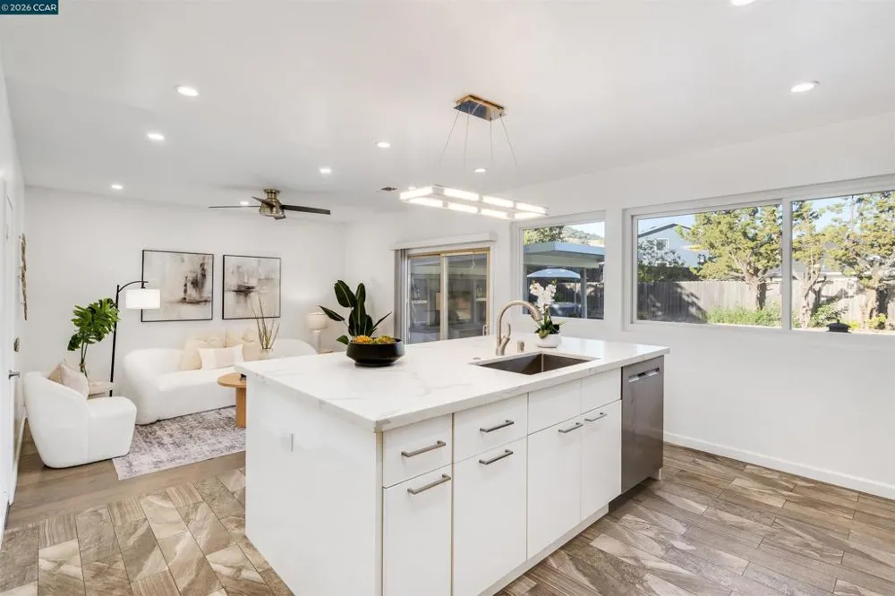 434 San Carlos Way Novato, CA 94945