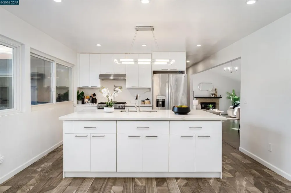 434 San Carlos Way Novato, CA 94945