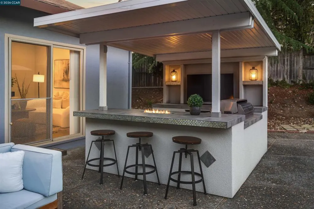 434 San Carlos Way Novato, CA 94945