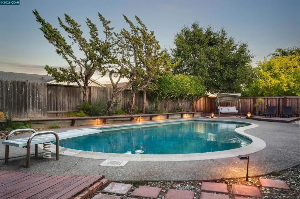 434 San Carlos Way Novato, CA 94945