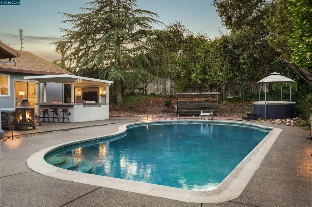 434 San Carlos Way Novato, CA 94945