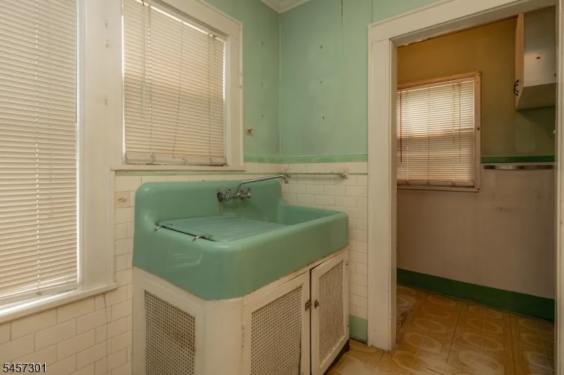 13 Liberty St Irvington, NJ 07111