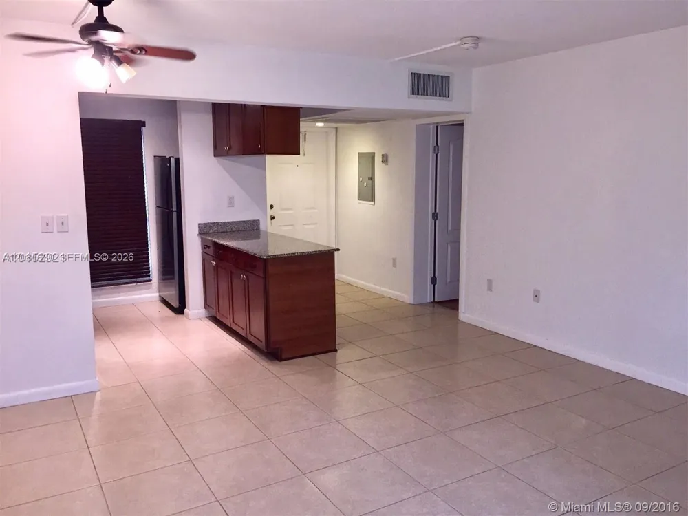 8950 SW 69th Ct #114 Pinecrest, FL 33156
