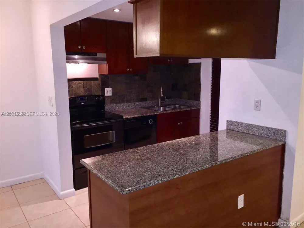 8950 SW 69th Ct #114 Pinecrest, FL 33156