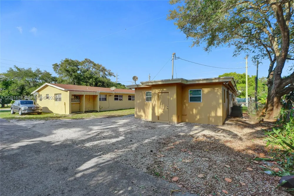 429 NW 9th Ave #1 Fort Lauderdale, FL 33311