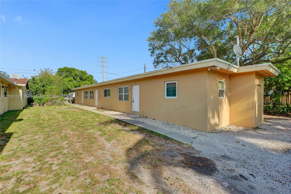 429 NW 9th Ave #1 Fort Lauderdale, FL 33311