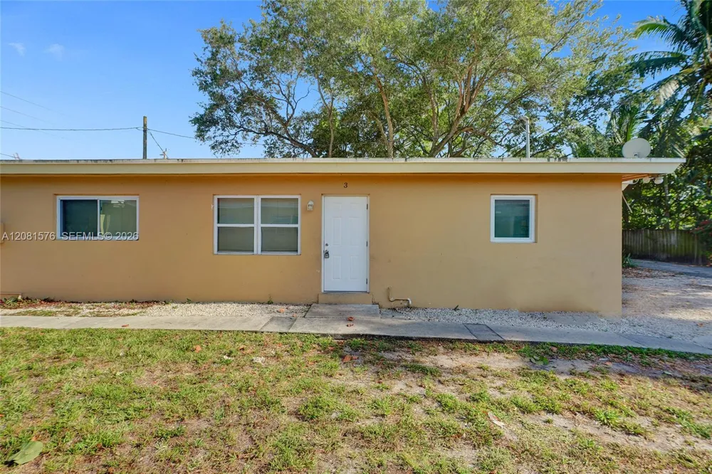 429 NW 9th Ave #1 Fort Lauderdale, FL 33311
