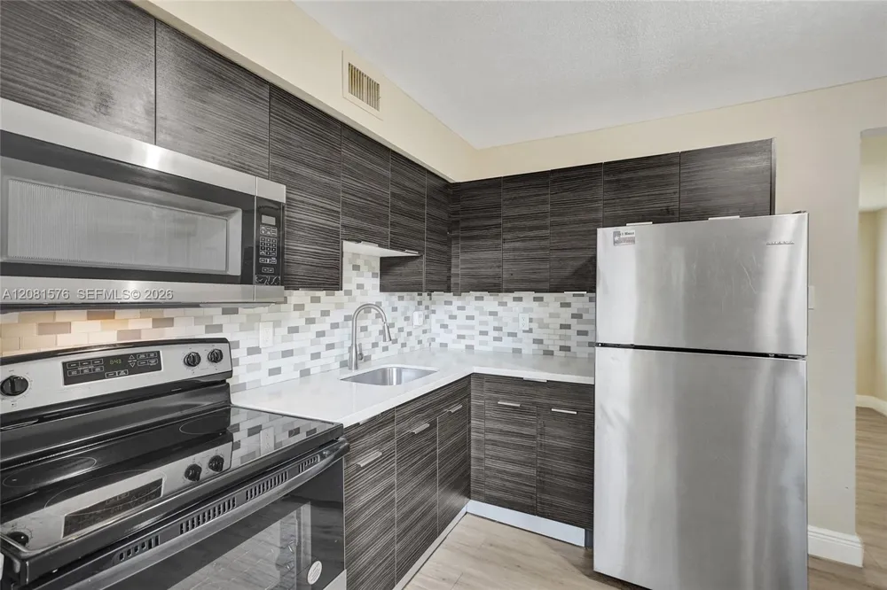 429 NW 9th Ave #1 Fort Lauderdale, FL 33311