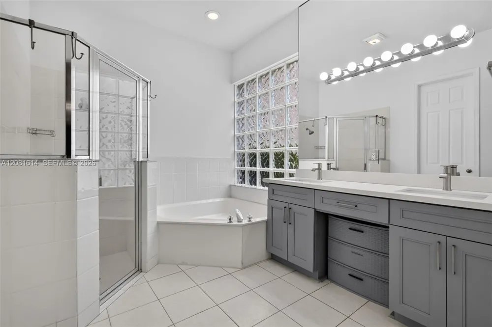 5659 Via De La Plata Cir Delray Beach, FL 33484