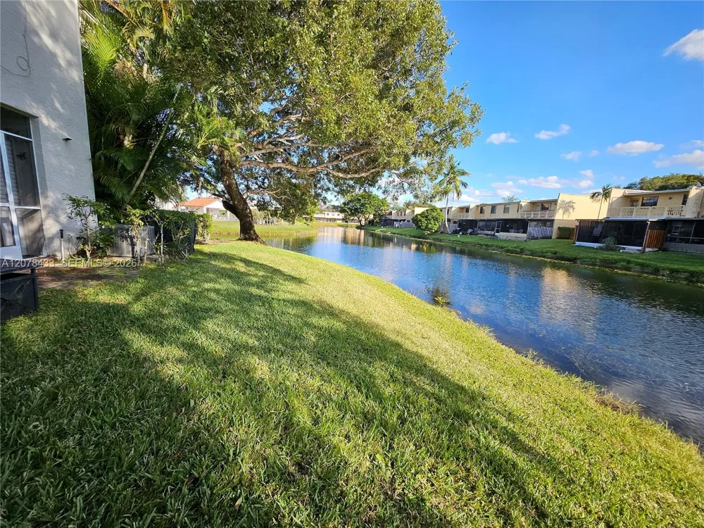 9505 NW 42nd St #9505 Sunrise, FL 33351