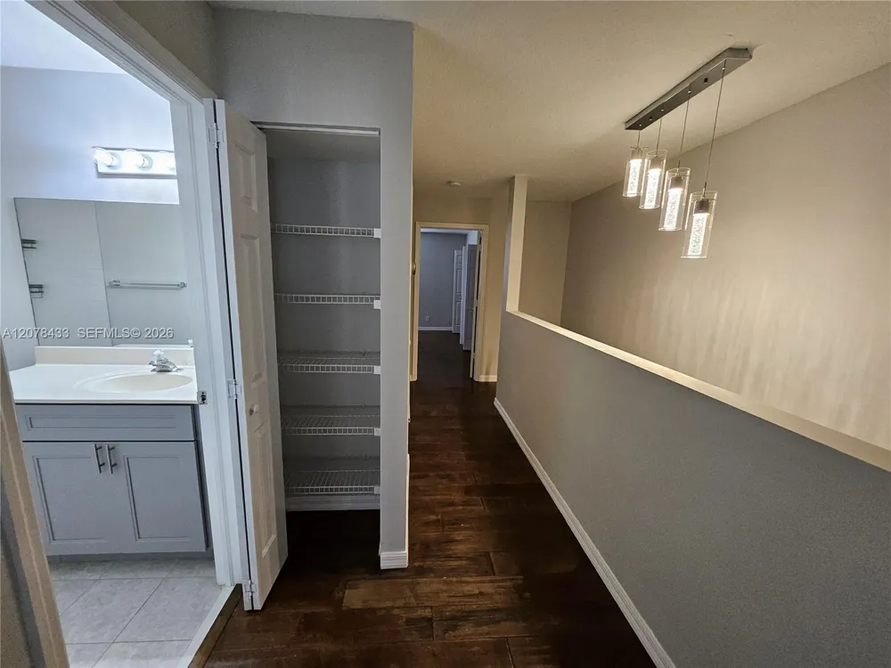 9505 NW 42nd St #9505 Sunrise, FL 33351