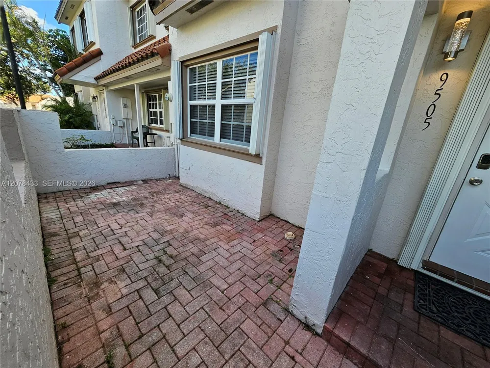 9505 NW 42nd St #9505 Sunrise, FL 33351