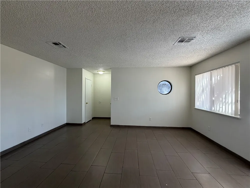 3704 Scuba Circle #4 Las Vegas, NV 89108