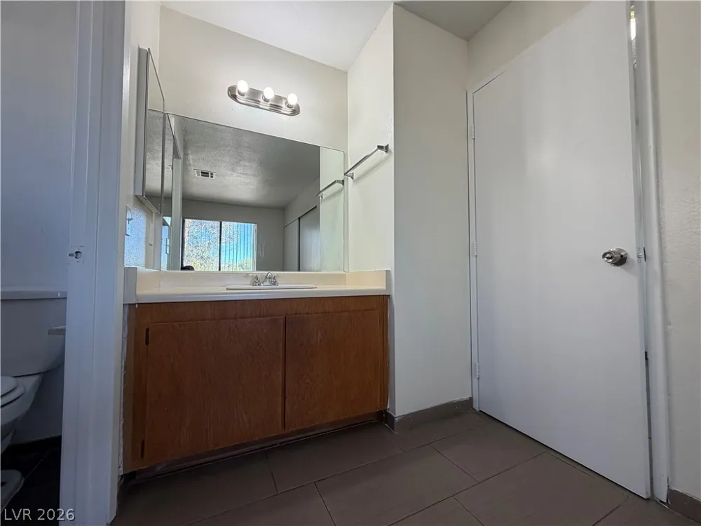 3704 Scuba Circle #4 Las Vegas, NV 89108