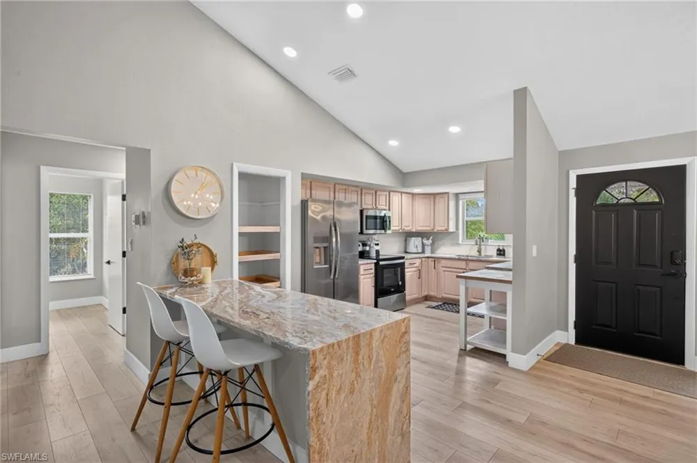9076 Mockingbird Drive Sanibel, FL 33957