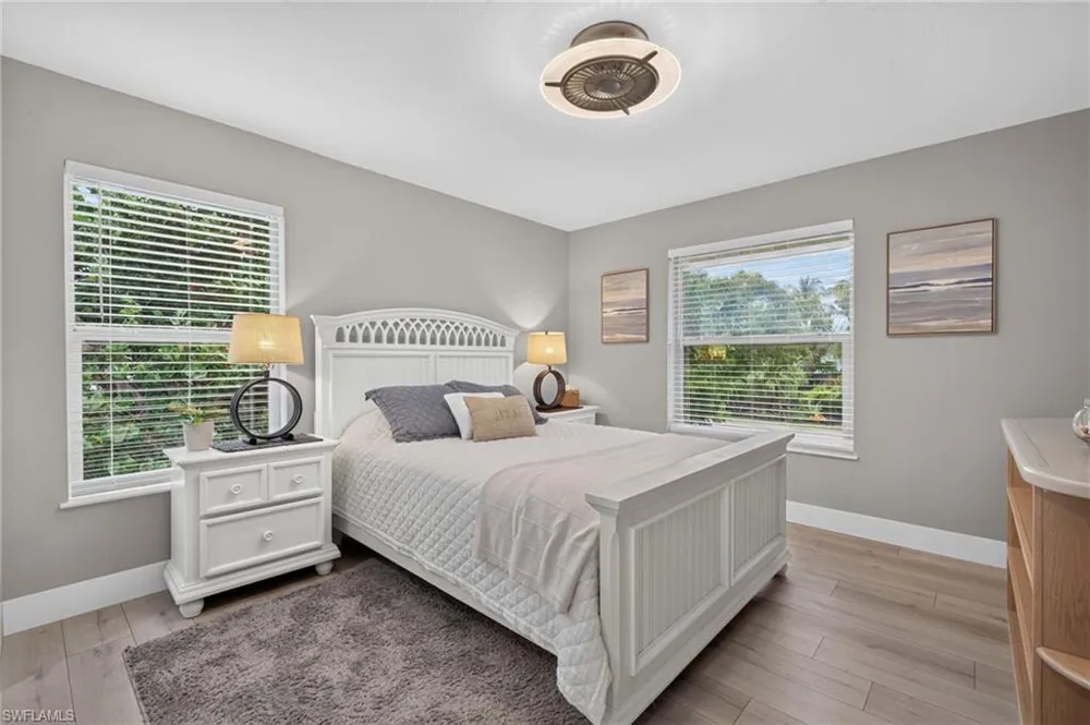9076 Mockingbird Drive Sanibel, FL 33957