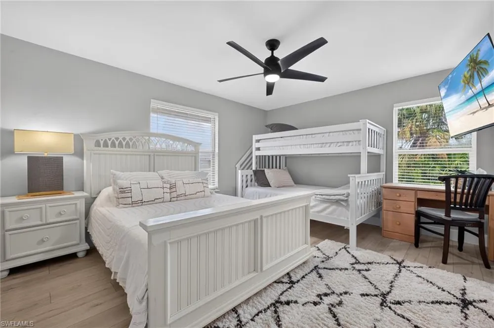 9076 Mockingbird Drive Sanibel, FL 33957