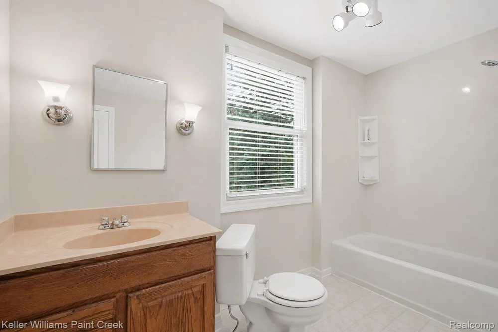 1208 Lear Court Rochester Hills City, MI 48307