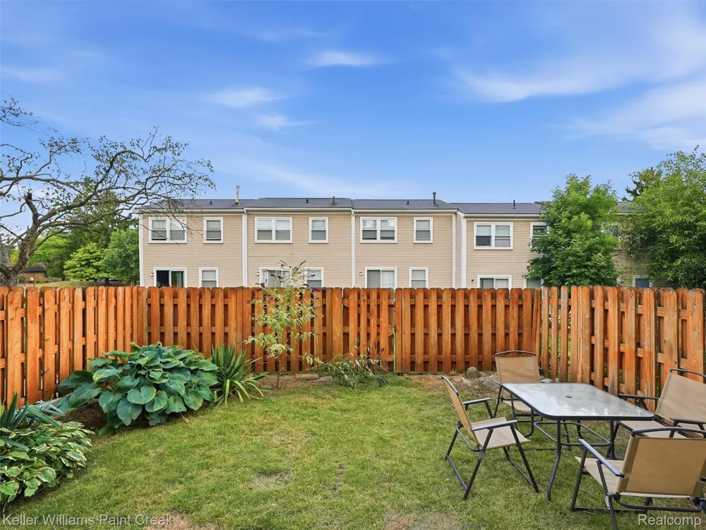 1208 Lear Court Rochester Hills City, MI 48307