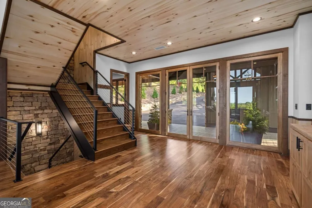 133 Amber RDG Blue Ridge, GA 30513