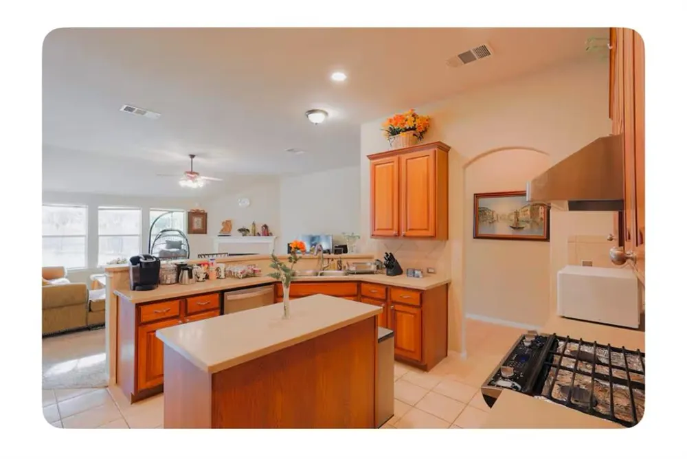 701 Stokesay Castle Path Pflugerville, TX 78660