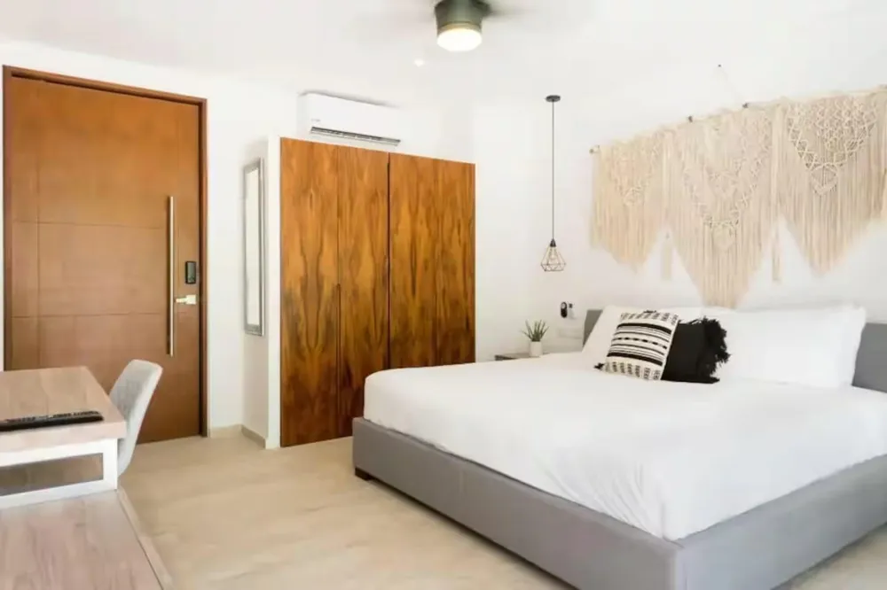 and Calle 14 Sur #C102 Tulum, OS 00000