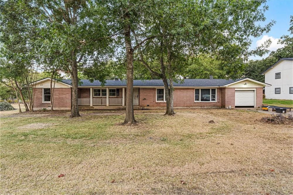 1311 E Stegall Road Robinson, TX 76706