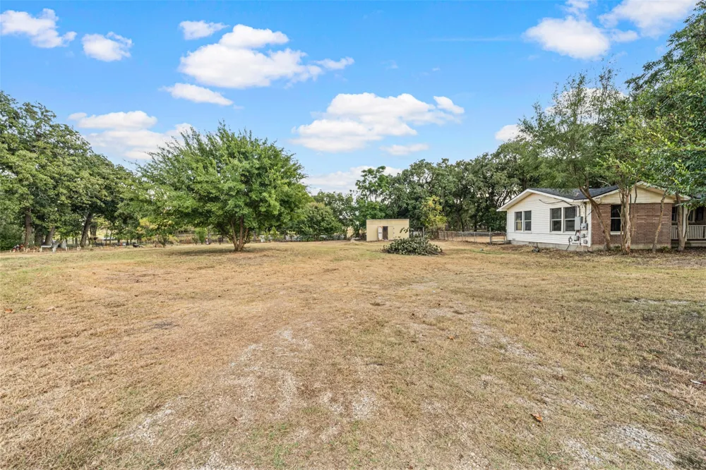 1311 E Stegall Road Robinson, TX 76706