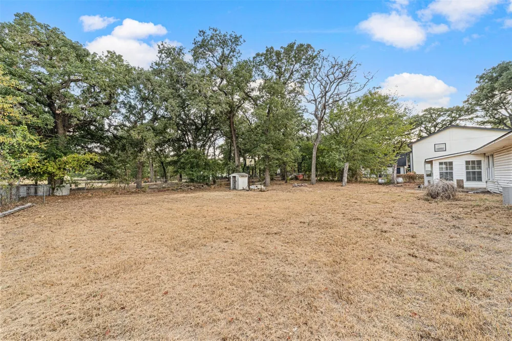 1311 E Stegall Road Robinson, TX 76706