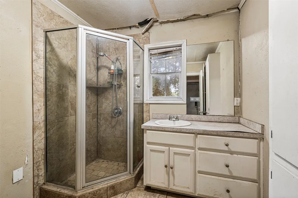 1311 E Stegall Road Robinson, TX 76706