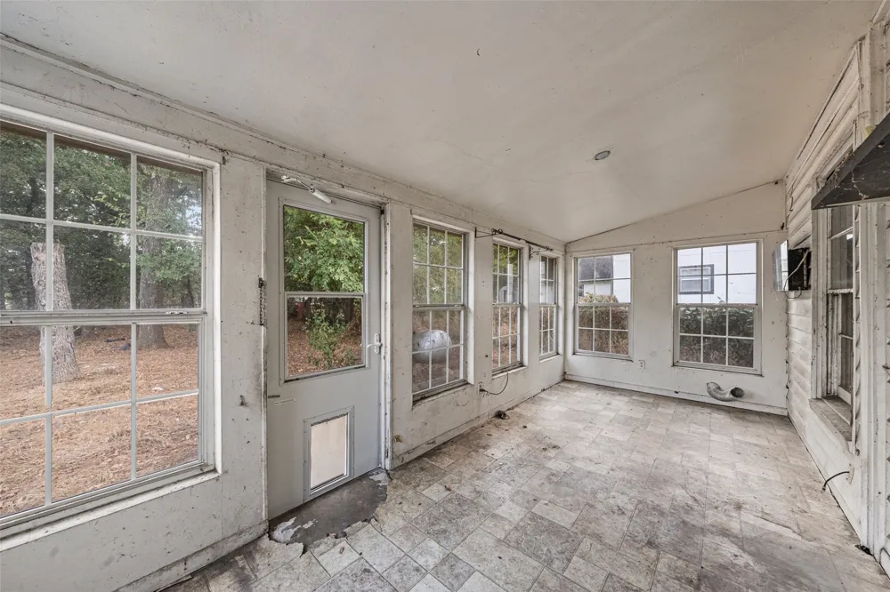 1311 E Stegall Road Robinson, TX 76706