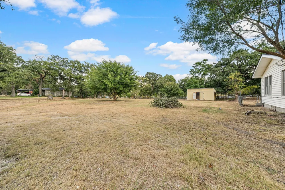 1311 E Stegall Road Robinson, TX 76706