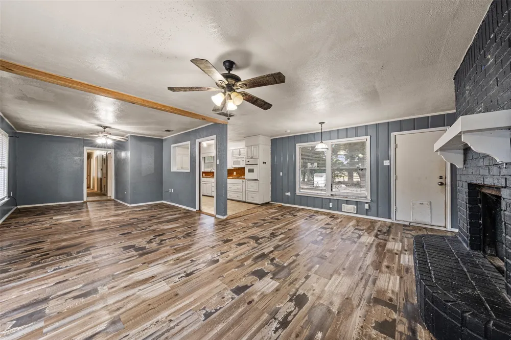 1311 E Stegall Road Robinson, TX 76706