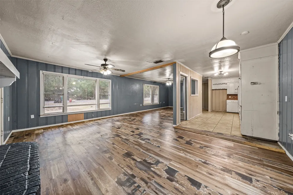 1311 E Stegall Road Robinson, TX 76706