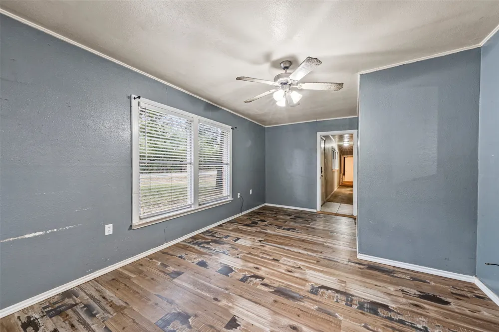1311 E Stegall Road Robinson, TX 76706