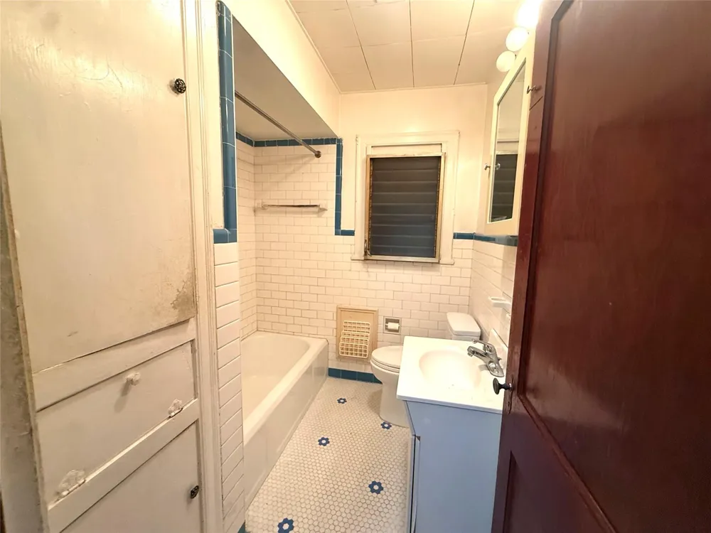 1501 Milam Drive Galveston, TX 77551
