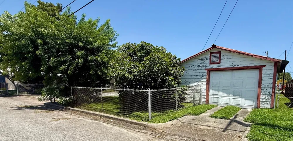 1501 Milam Drive Galveston, TX 77551