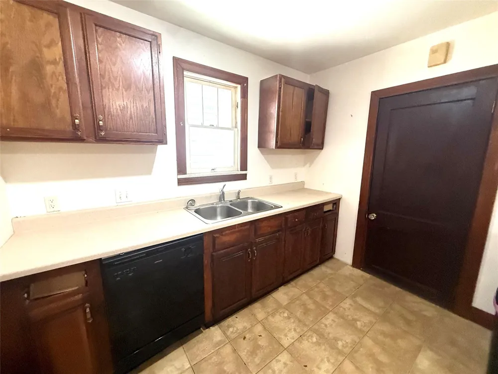 1501 Milam Drive Galveston, TX 77551
