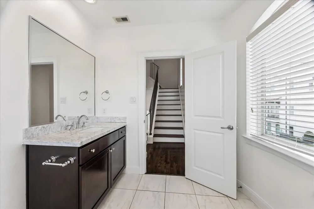 1237 Bonner Street #B Houston, TX 77007