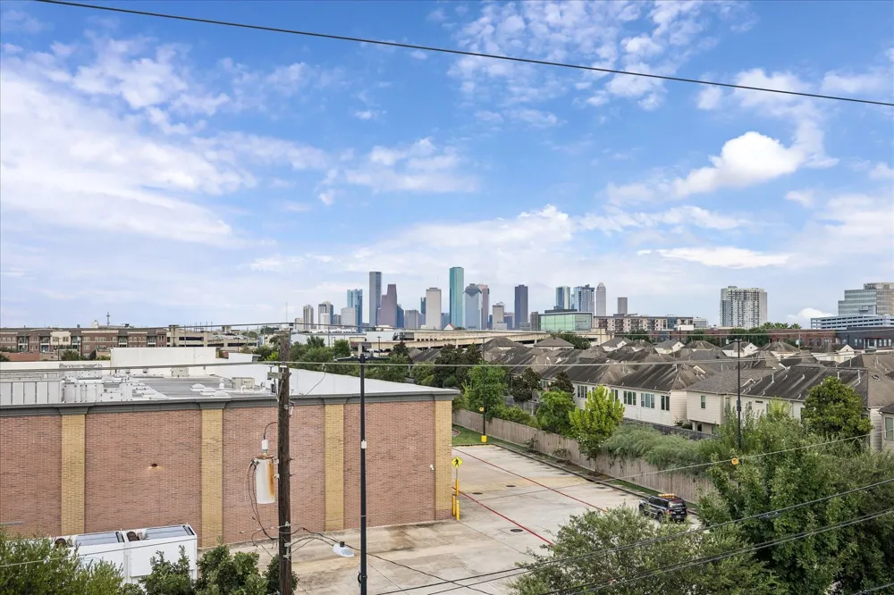 1237 Bonner Street #B Houston, TX 77007