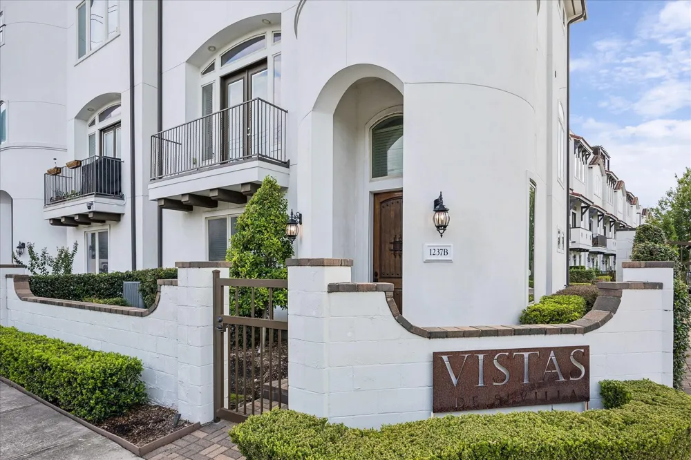 1237 Bonner Street #B Houston, TX 77007