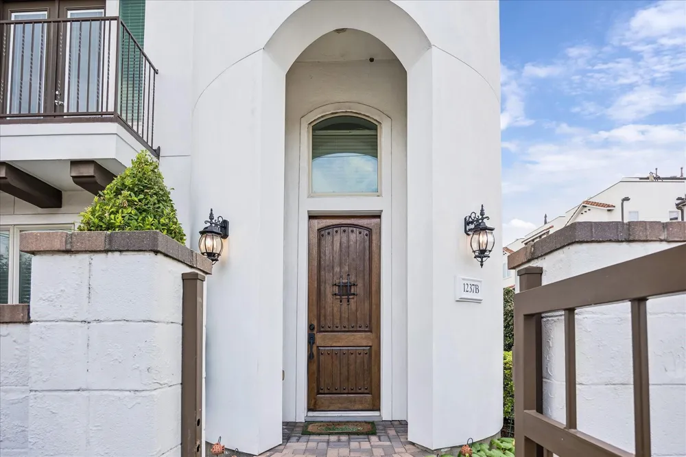 1237 Bonner Street #B Houston, TX 77007