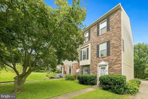 125 TOWNE COURT