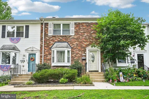 315 DARTMOUTH COURT