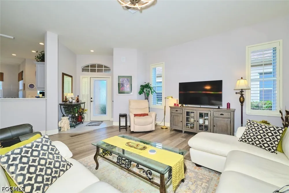 Willowcrest Court Fort Myers, FL 33908