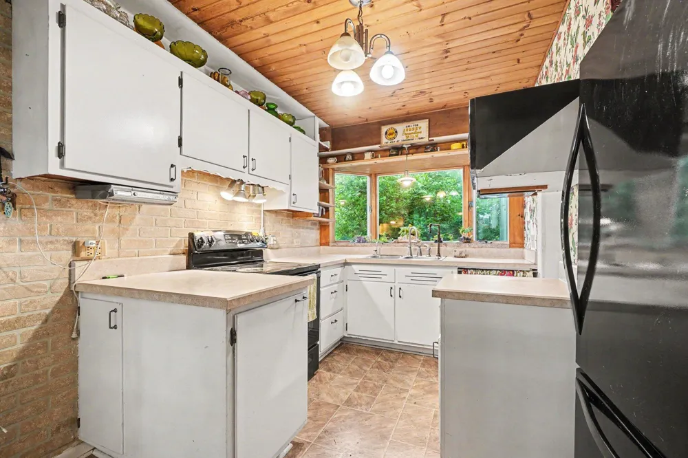 28598 68th Street Covert, MI 49043