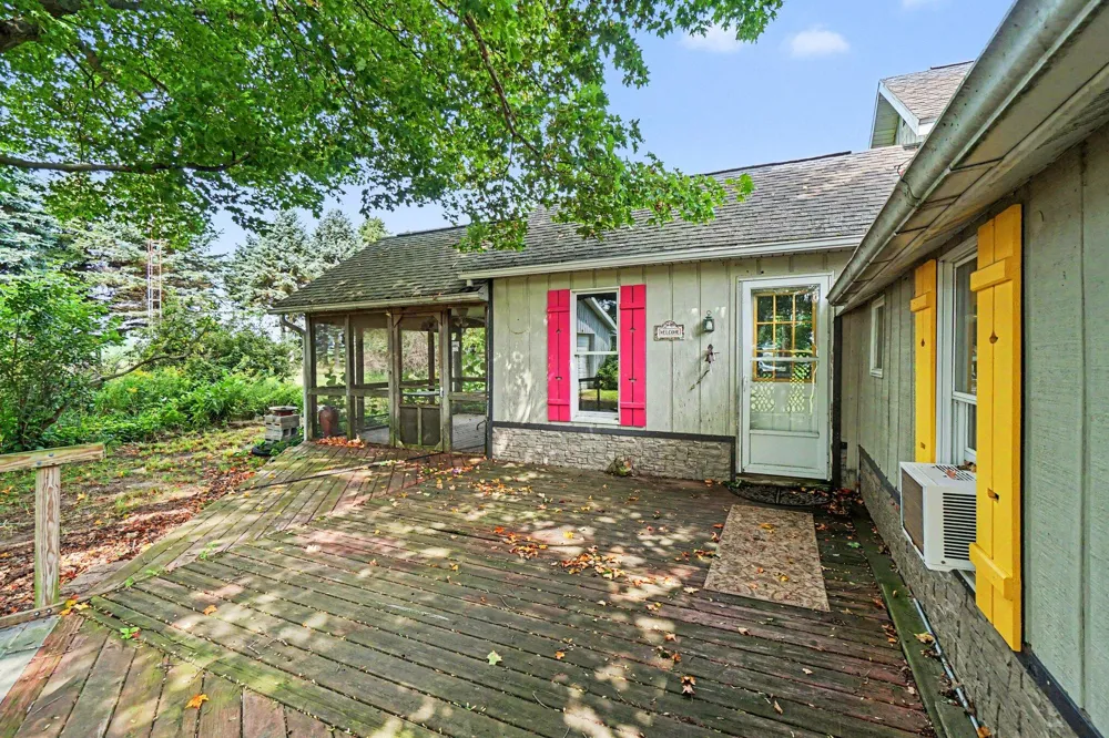 28598 68th Street Covert, MI 49043