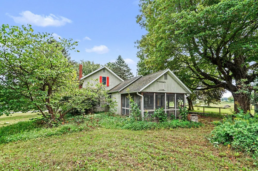 28598 68th Street Covert, MI 49043